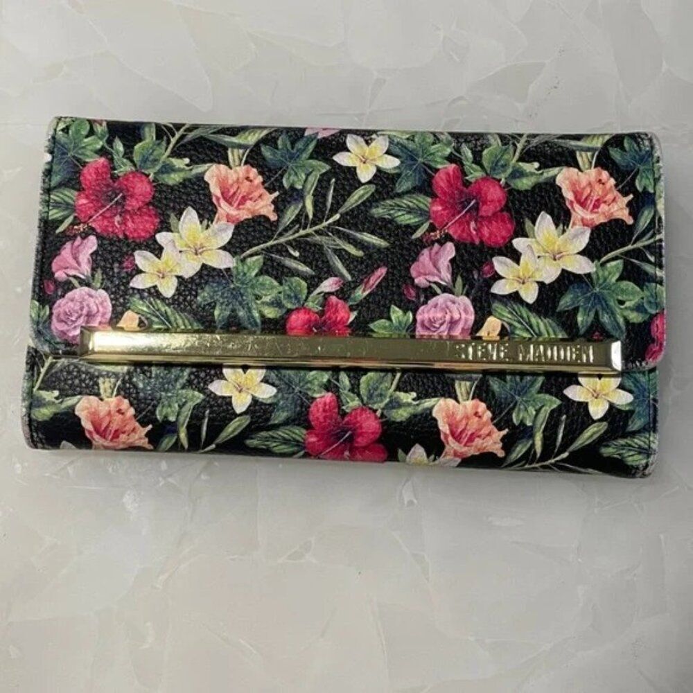 Steve Madden - Floral Trifold Wallet